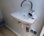 Contentor Sanitário Duplo com 2 Cabines - Image 5